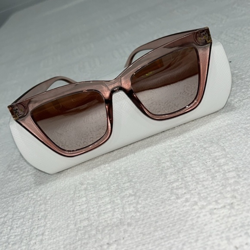 Aeropostale sunglasses mirrored‎ pink Valentine’s Day gift.